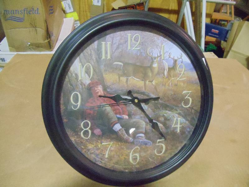lot 83 image: NEW Wall Clock Hunter Themed 16 in
