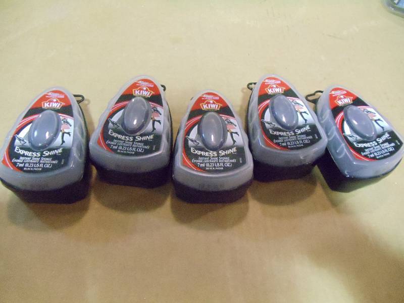 lot 88 image: NEW Qty 5 Kiwi Express Shine Shoe Shine Kits