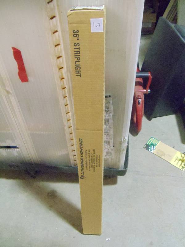 lot 107 image: NEW 120 volt 36 in Fluorescent Strip Light