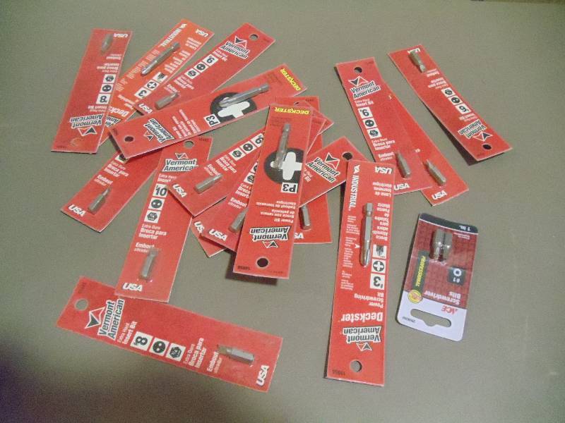 lot 258 image: NEW Lot est 15 pcs Misc Driver Bits