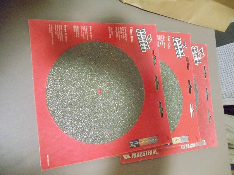 lot 265 image: NEW Qty 3 Vermont American Silicon Carbide Fiber Discs for Cutting, Grinding and Shaping