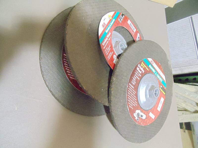 lot 266 image: NEW Qty 3 Masonary and Concrete Grinding Discs 9 in