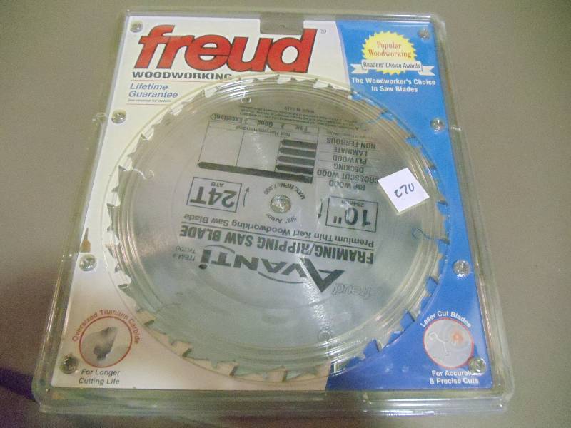 lot 270 image: NEW Freud 10 in Circular Saw Blade Woodworking