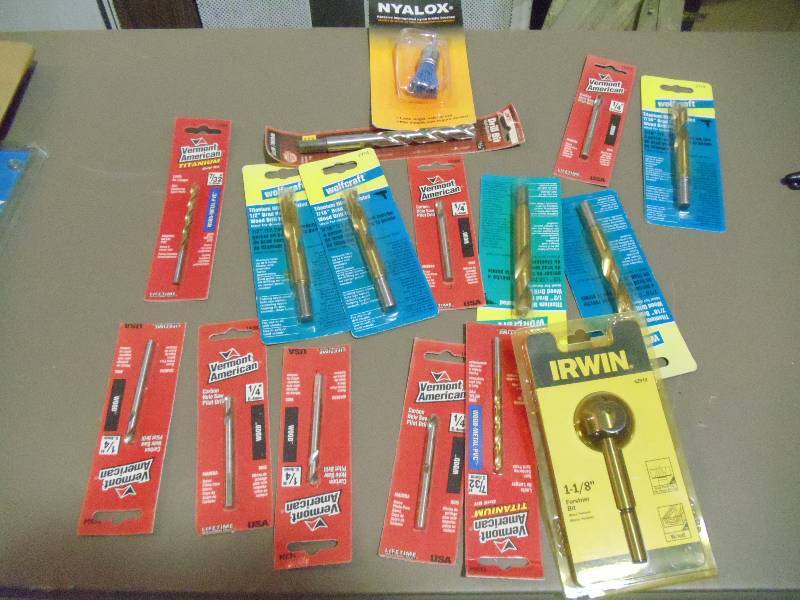 lot 271 image: NEW Lot Approx 15 Drill Bits Various Sizes