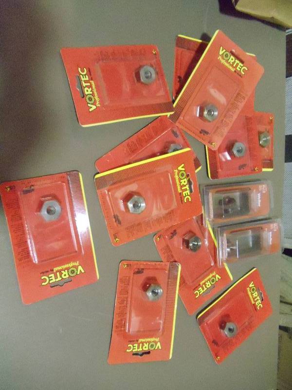 lot 274 image: NEW Approix Qty 20 Threaded Adapters