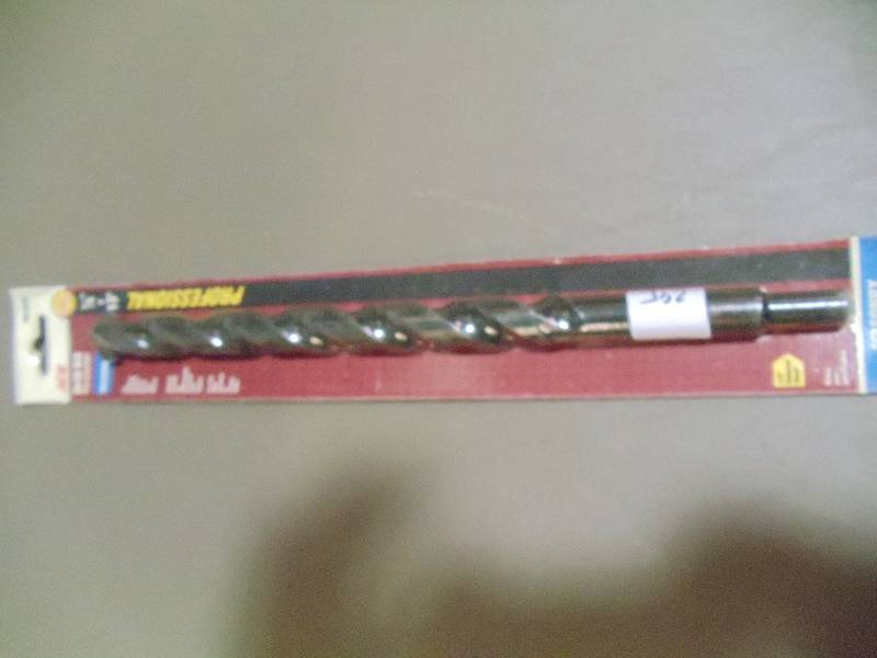 lot 295 image: NEW Masonary Drill Bit 13 in x 7  8 in 1  2 in Reduced Shank