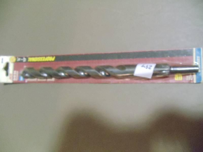 lot 297 image: NEW Masonary Drill Bit 13 in x 7  8 in 1  2 in Reduced Shank