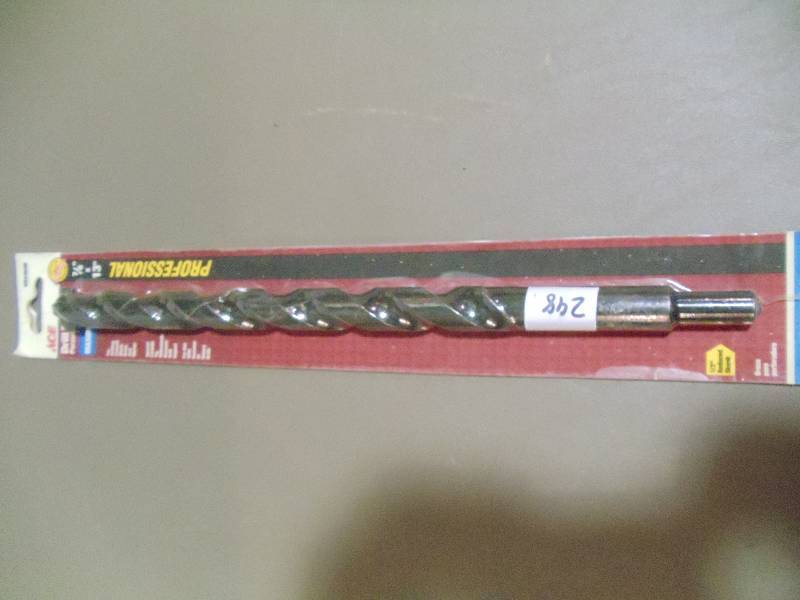 lot 298 image: NEW Masonary Drill Bit 13 in x 7  8 in 1  2 in Reduced Shank