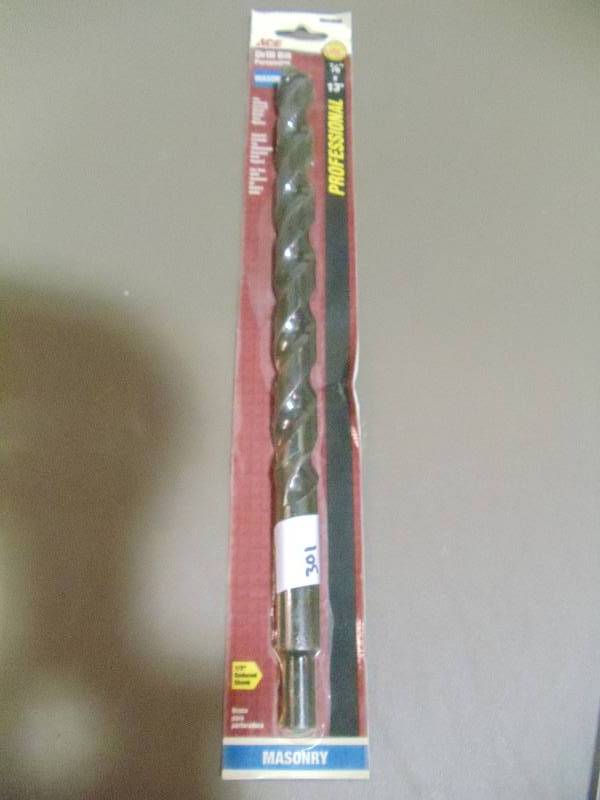 lot 301 image: NEW Masonary Drill Bit 13 in x 7  8 in 1  2 in Reduced Shank