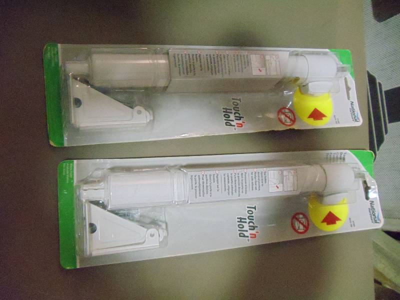 lot 310 image: NEW Qty 2 Screen Door Closers