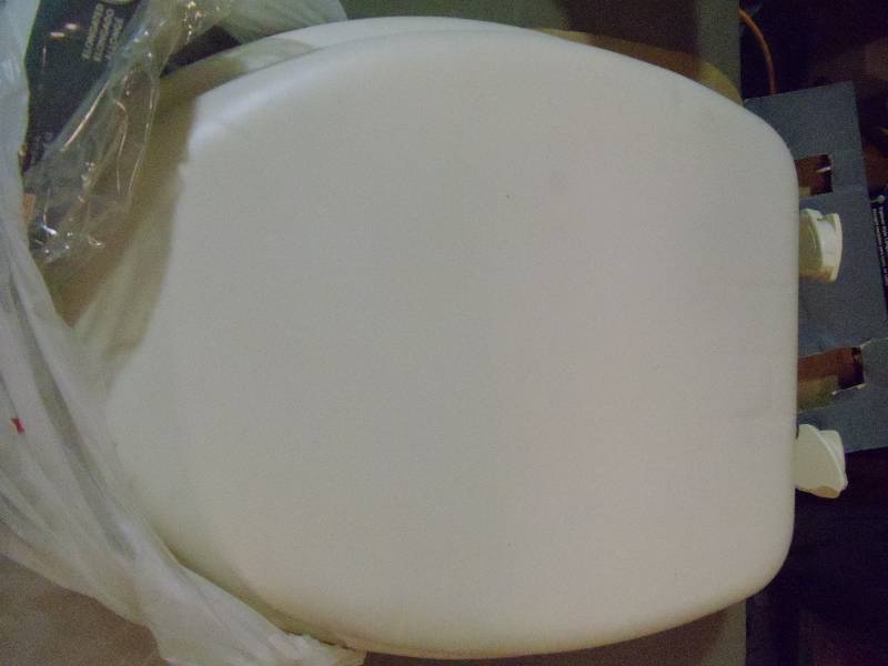 lot 327 image: NEW Mayfield Elongated Padded Toilet Seat Easy Clean
