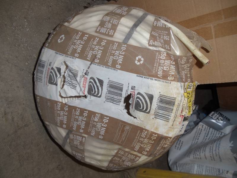 lot 342 image: NEW 250 ft Electrical Wire 103 With Ground NM-B