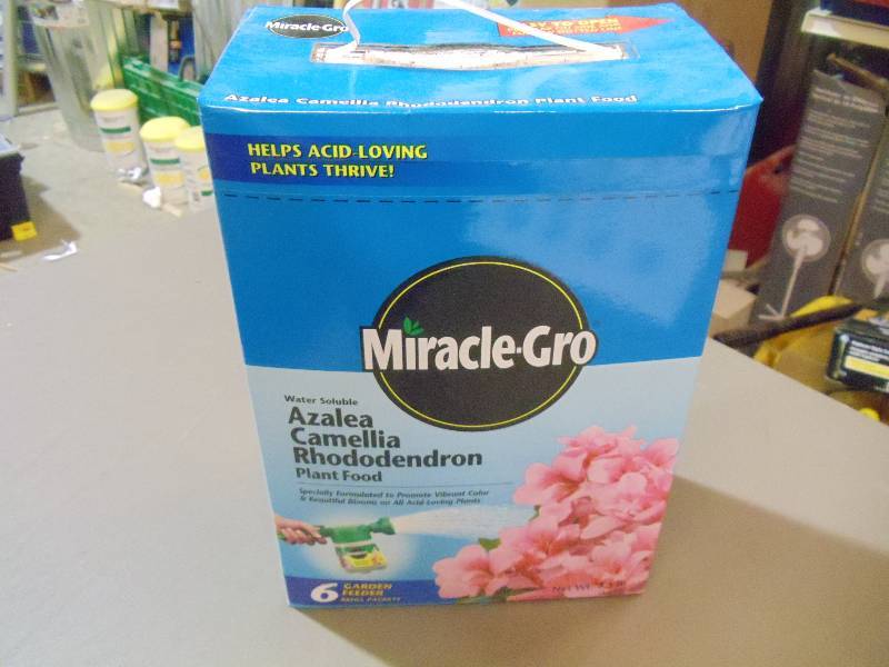 lot 364 image: NEW Qty 2 Boxes Miracle Gro Azalea, Camellia, Rhododendron Plant Food 7.5 lbs per box, 6 refill packages per box, Water Soluable