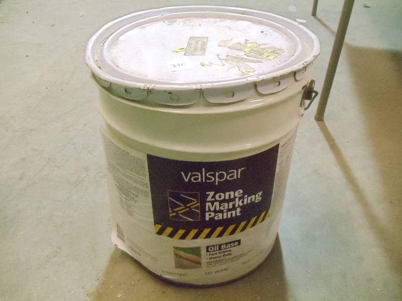 lot 390 image: NEW 5 Gal Pail Valspar Zone Marking Paint White Oil Base