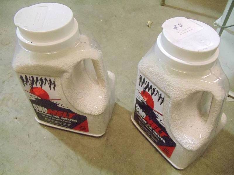 lot 399 image: NEW Qty 2 Containers 9 lbs ea SnoMelt Instant Ice Melter Calcium Chloride