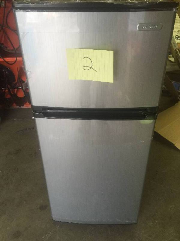 lot 2 image: Vissani 4.3 cu. ft. Mini Refrigerator in Stainless Look HVDR430SE