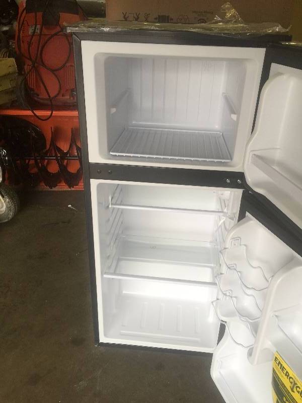 Vissani 4.3 cu. ft. Mini Refrigerator in Stainless Look HVDR430SE | KX