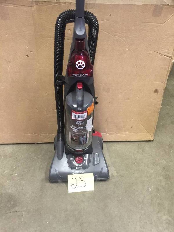 lot 25 image: Dirt Devil Jaguar Pet Bagless Upright Vacuum used tested works