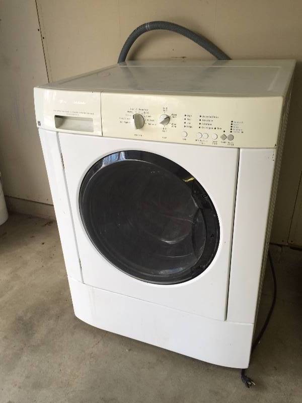 Frigidaire Front loading Washer