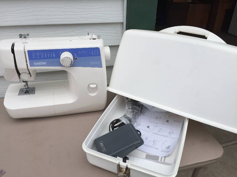 Brother Sewing Machine with Cover
