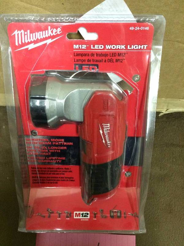 lot 36 image: Milwaukee M12 LED Work Light No Battery