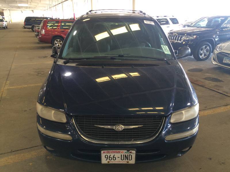 2000 Chrysler Town & Country LX