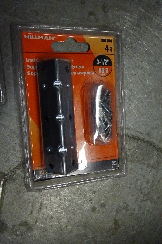 variety of corner braces