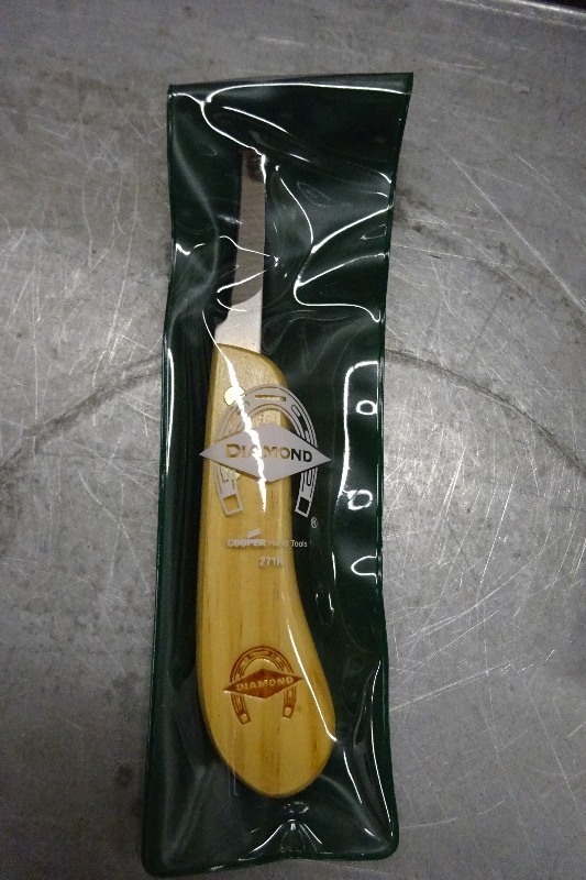 12 hook knifes