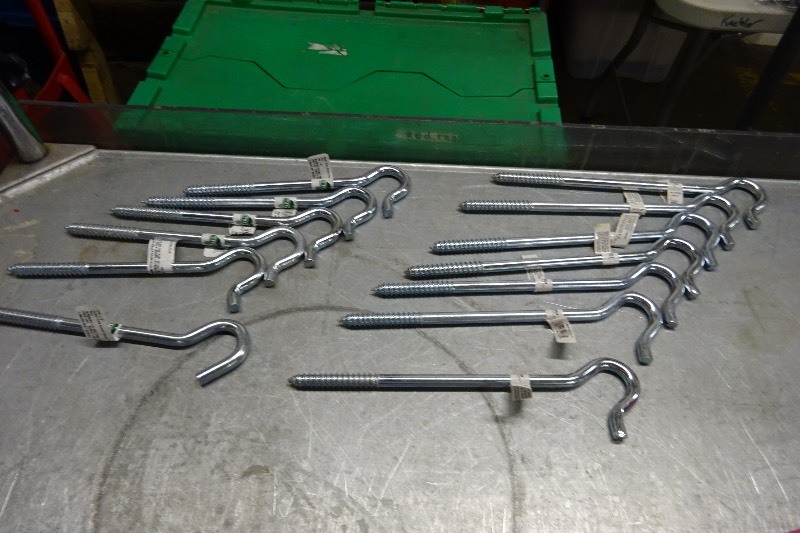 7 heavy duty screw hooks 38 x 10, 6 Heavy duty screw hooks 38 x 8