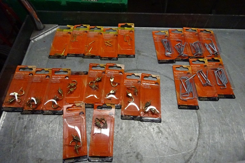 7 square bend hooks 1 1316, 5 shower hooks 78, 9 Safety cup hooks 78