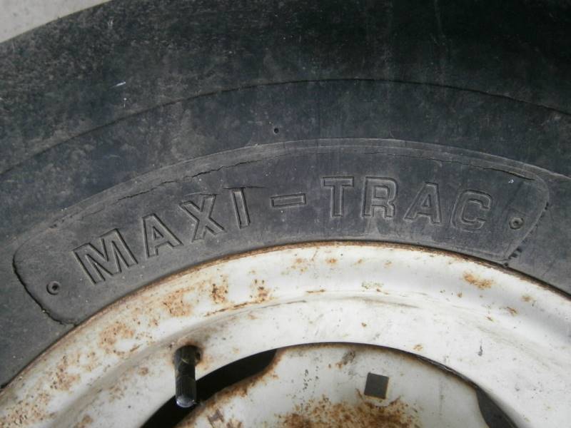 lot 22 image: 9.5L-15 Implement Tire & Wheel
