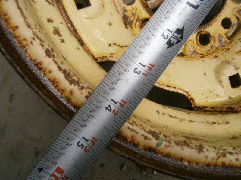 lot 28 image: Used 14 Implement Wheels