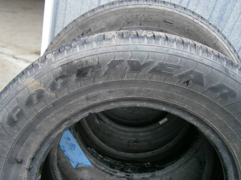 lot 33 image: 4 (Used) P225-65 R16 Goodyear Tires