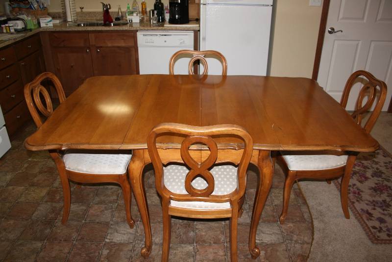 Dining Room Table and chairs