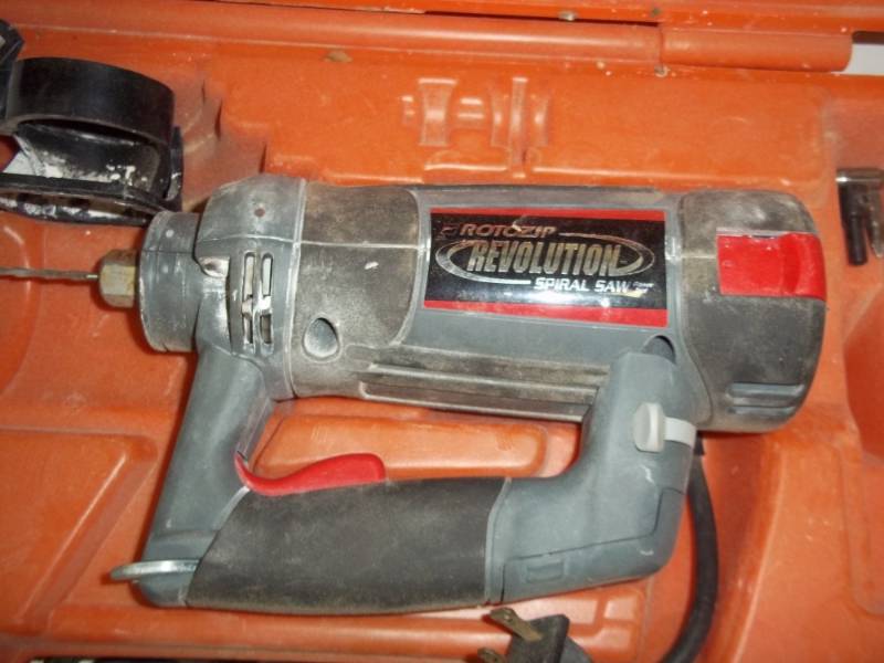lot 1 image: roto zip tool wcase (some accessories)