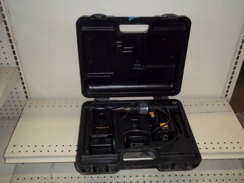 lot 6 image: Panasonic drill cordless 2 batteries wcase