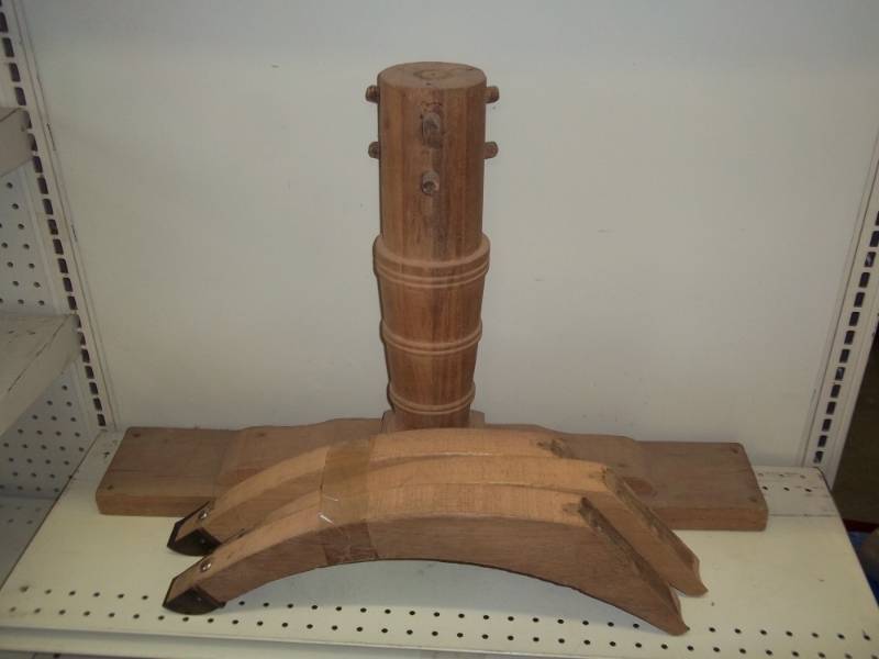 lot 13 image: table frame with 3 legs 30 wide 20 high (no table top)