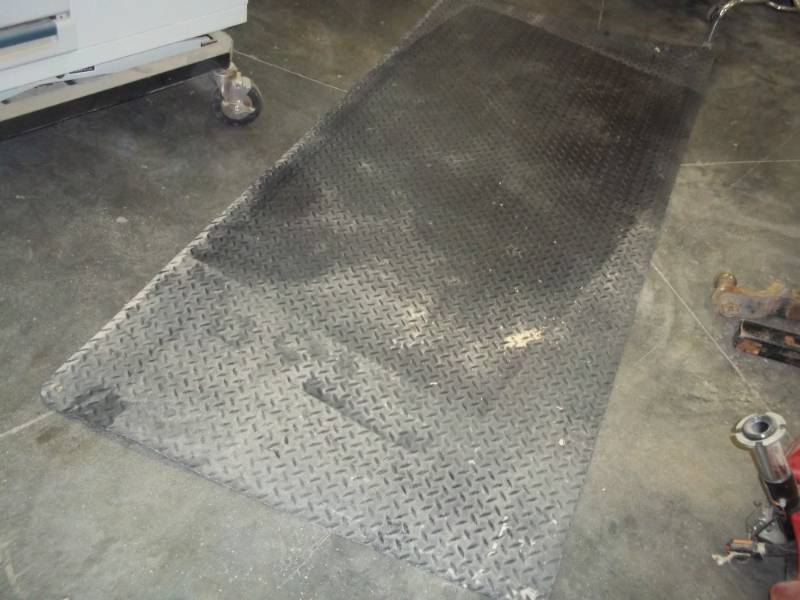 lot 26 image: anti fatigue mat 3 x 7