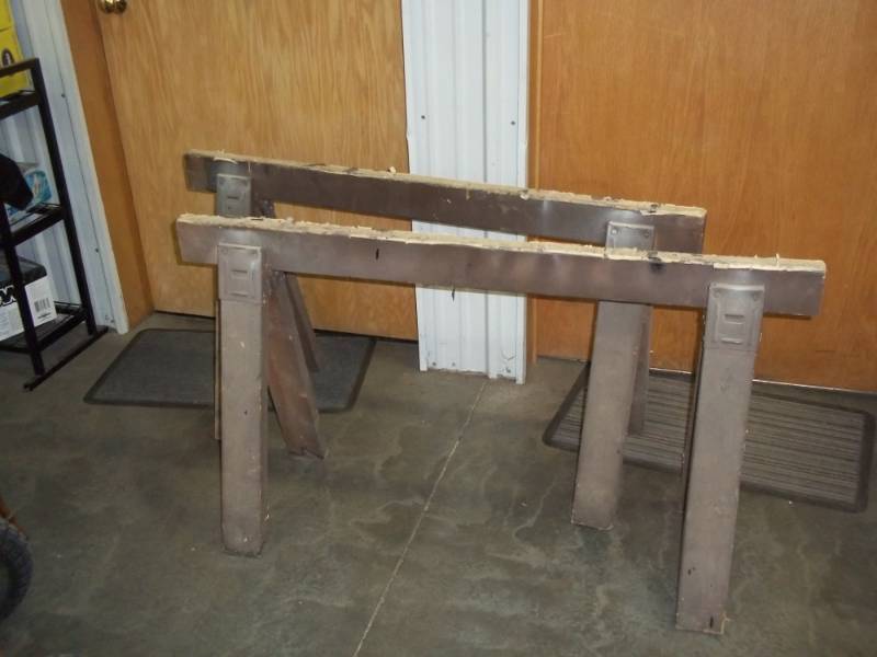 lot 29 image: pair of saw horses wood