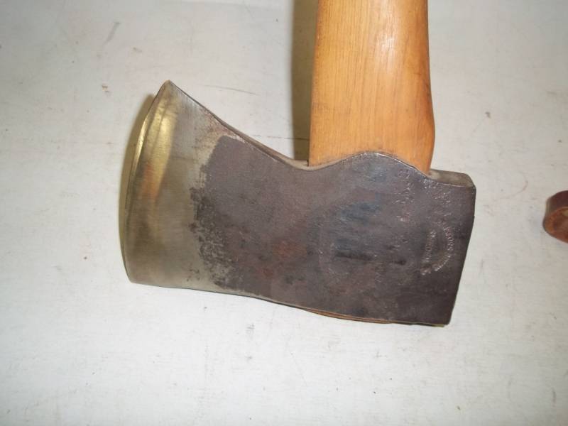 lot 37 image: Woodsmans AX wsheath hand made folded steel made in Sweden prima hickory gansfors bruks ab