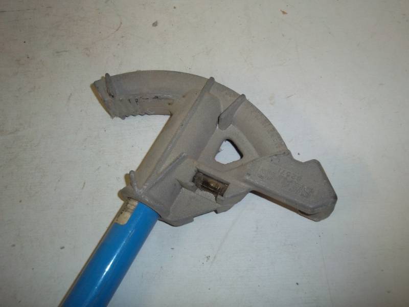 lot 43 image: conduit bender