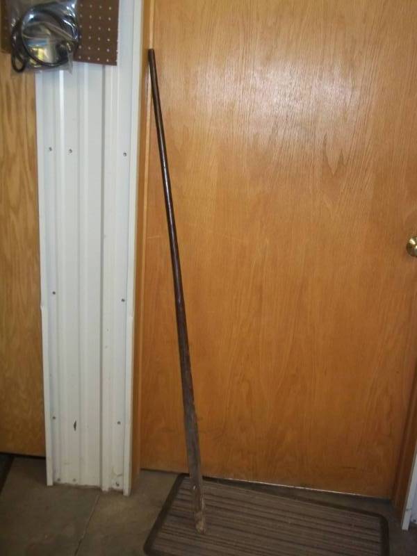 lot 44 image: 15lb steel bar