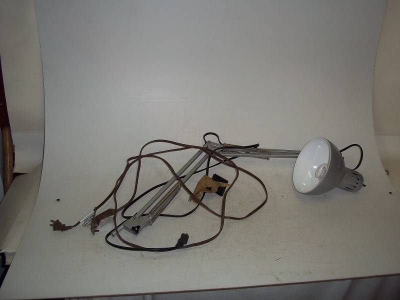 lot 45 image: retractable desk lamp wextension cord, bracket