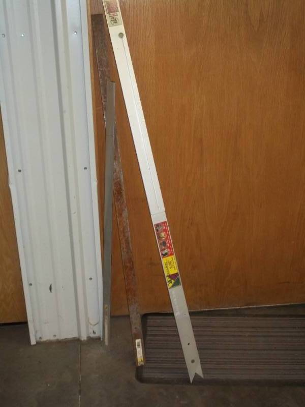 lot 47 image: folding triangle 3x4x5, 2 strait edges