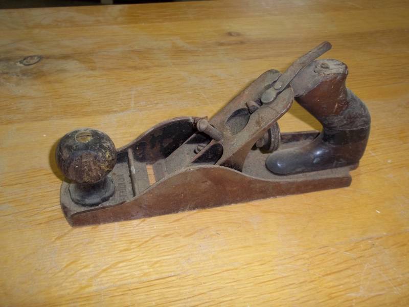 lot 58 image: fumur 10 wood plane