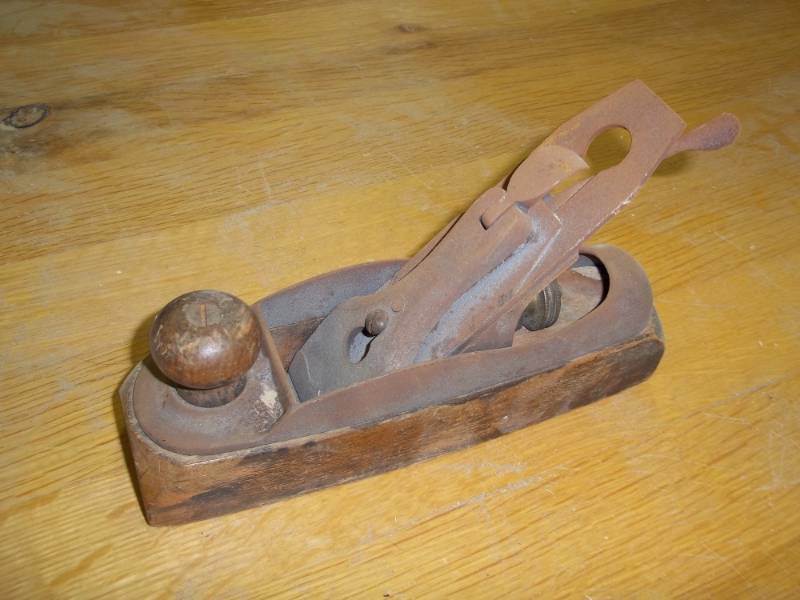 lot 63 image: 8 wood plane