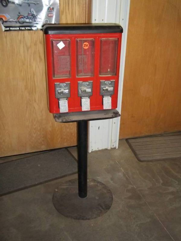 lot 69 image: tri candy dispenser wstand