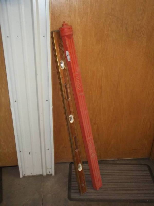 lot 71 image: 4 level wcase