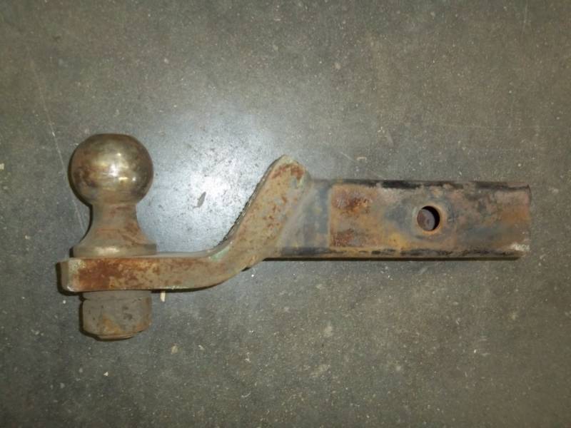 lot 90 image: ball hitch 2 receiver 2 ball