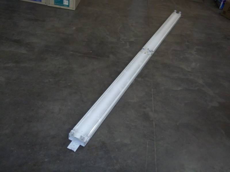 lot 106 image: Used 8 Florescent Light uses 4 - 4 T-8 Bulbs Ballast been changed to T-8